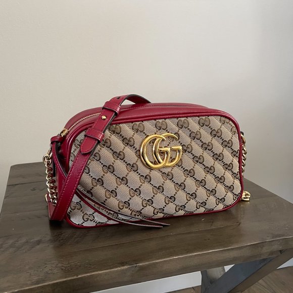 GG Marmont Shoulder Bag Diagonal Quilted GG Canvas Small - Picture 2 of 6